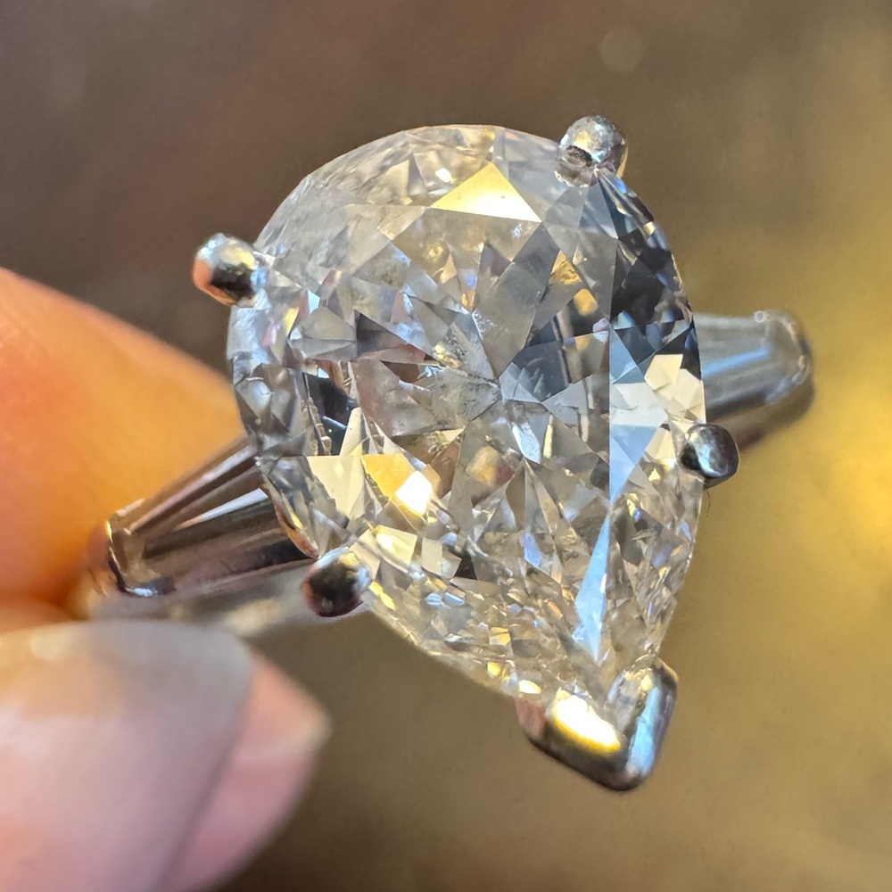 Antique Victorian 1920s hand cut pear shaped diamond platinum